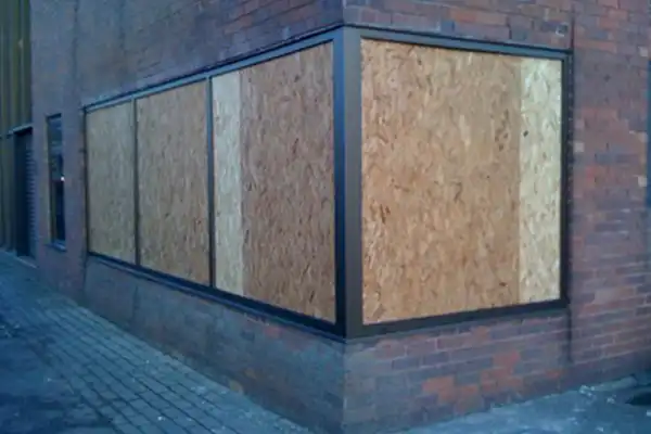 Notverglasung für Eckfenster und Spezialverglasungen – Fachservice Lehrte